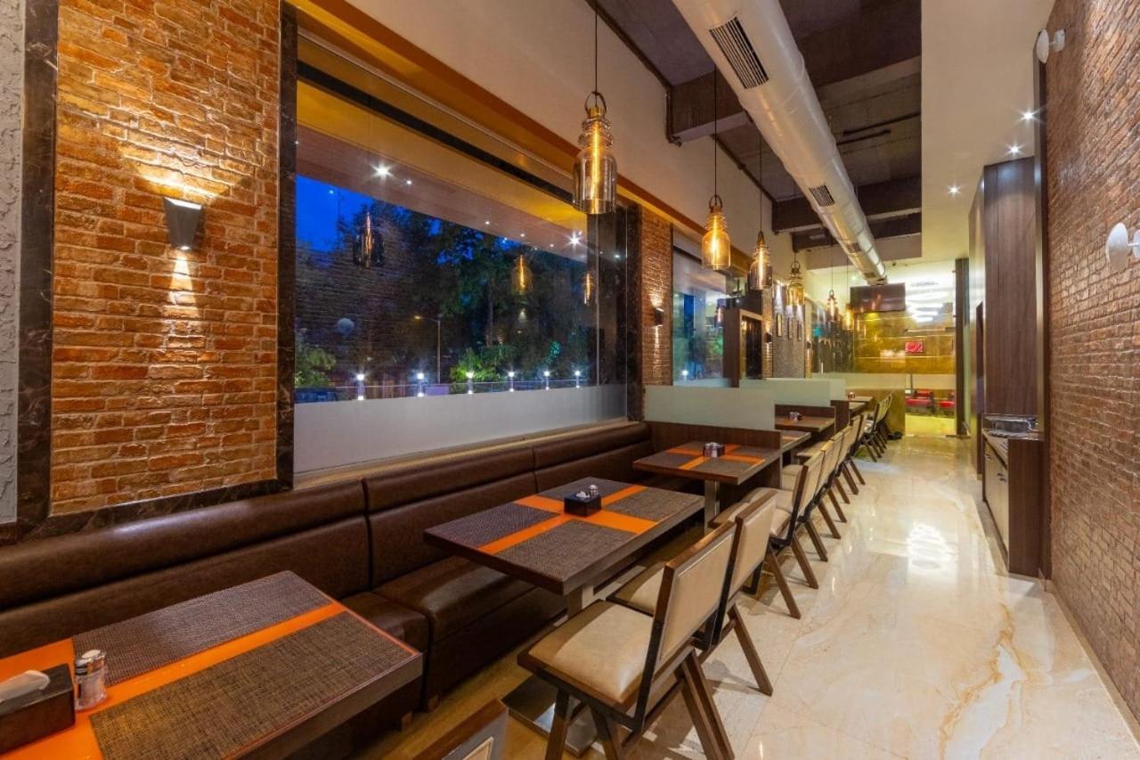 Hotel Laxvas Thane Ngoại thất bức ảnh