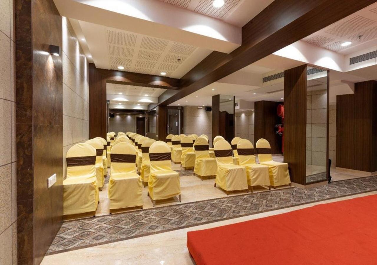 Hotel Laxvas Thane Ngoại thất bức ảnh