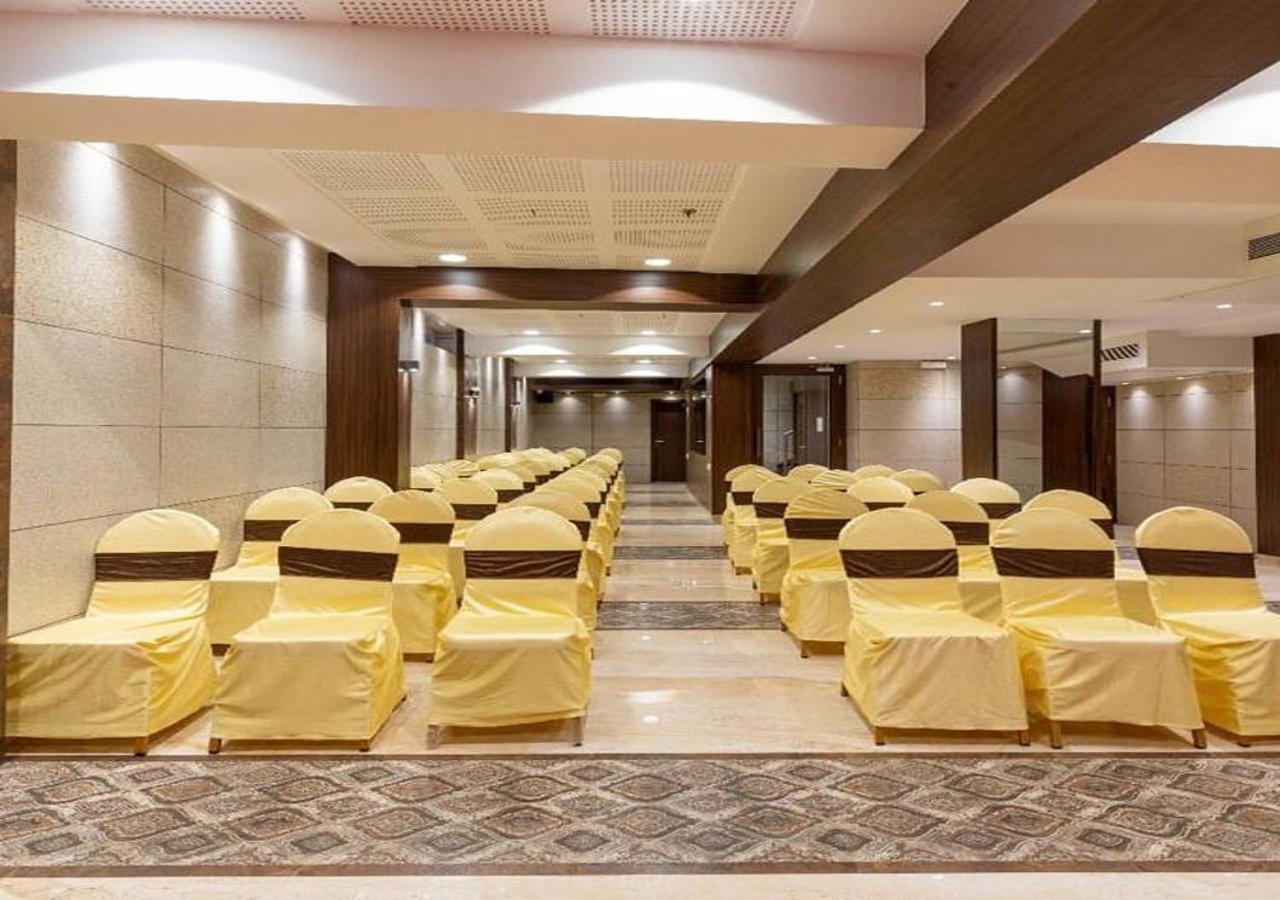 Hotel Laxvas Thane Ngoại thất bức ảnh